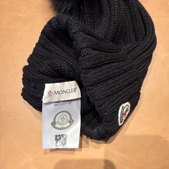 MONCLER WOOL BEANIE WITH POM POM - Picture 4 of 6